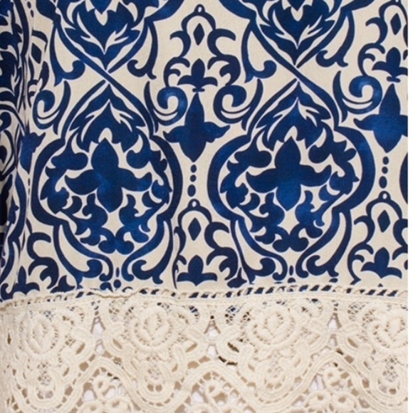 New With Tags Blue Print Crochet Trim Halter Top Size Small - Picture 4 of 4